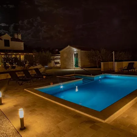 Holiday home Opg Meri Pucisca