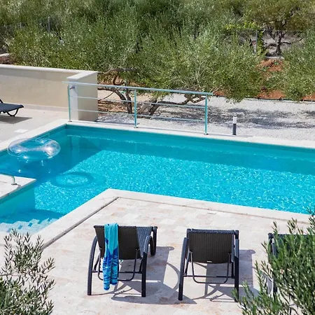 Holiday home Opg Meri Pucisca